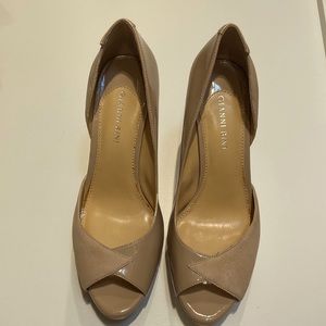 NEW Gianni Bini Platform Heel Nude Size 9M